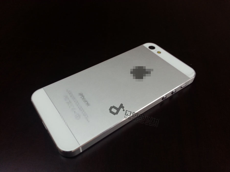 Illustration for article titled First Video of an iPhone 5 Booting Up